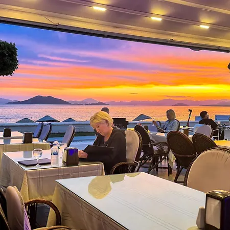 Er-oez & Restaurant 3*