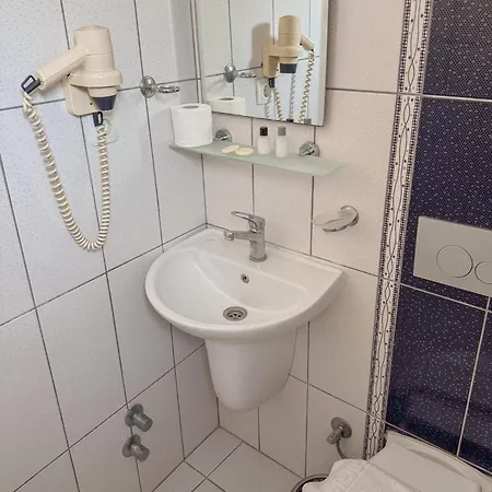 Er-oez & Restaurant Hotell