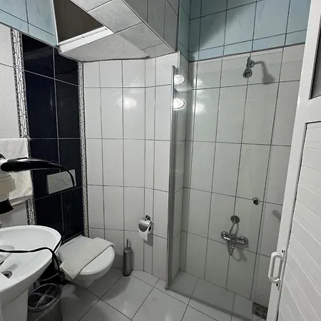 Отель Er-oez & Restaurant 3*